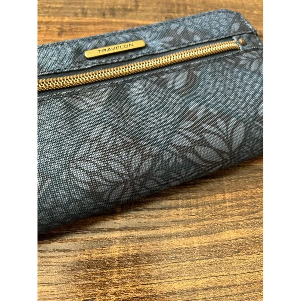 Travelon Navy Floral Safe ID RFID Blocking Zip Around Wallet Wristlet Clutch